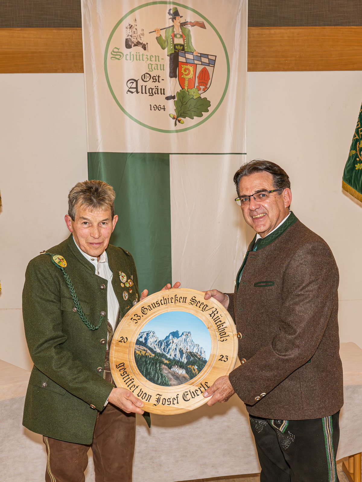 Die Ehrenscheibe Auflageschützen geht an Bernhard Bartsch, mit einem 14,14 Teiler Die Ehrenscheibe Auflageschützen geht an Bernhard Bartsch, mit einem 14,14 Teiler